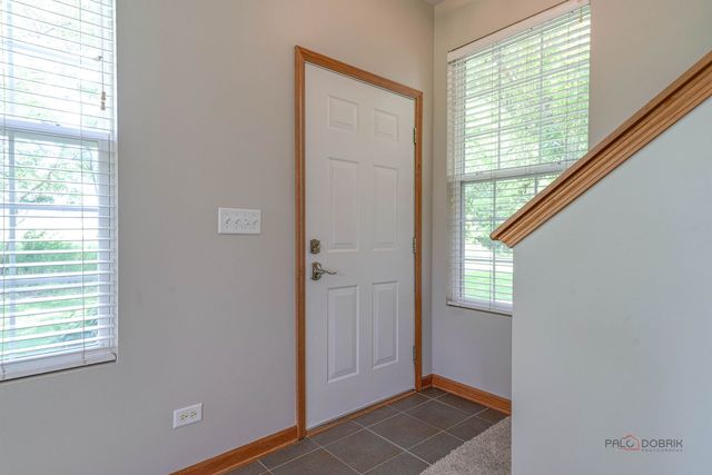 2636 Pondview Drive, Algonquin, IL 60102