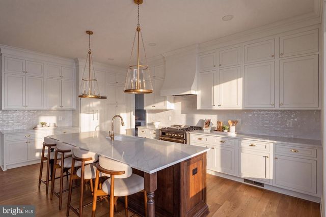 3111 CIRCLE HILL RD, Alexandria, VA 22305