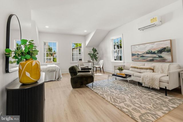 3111 CIRCLE HILL RD, Alexandria, VA 22305