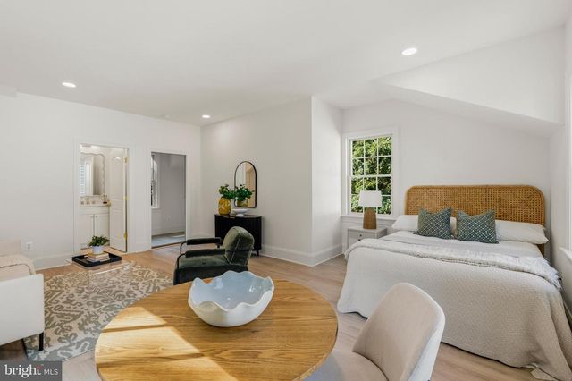 3111 CIRCLE HILL RD, Alexandria, VA 22305