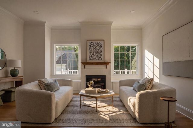 3111 CIRCLE HILL RD, Alexandria, VA 22305