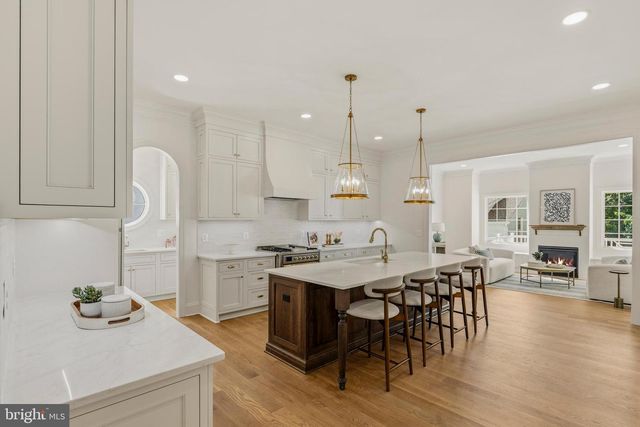 3111 CIRCLE HILL RD, Alexandria, VA 22305