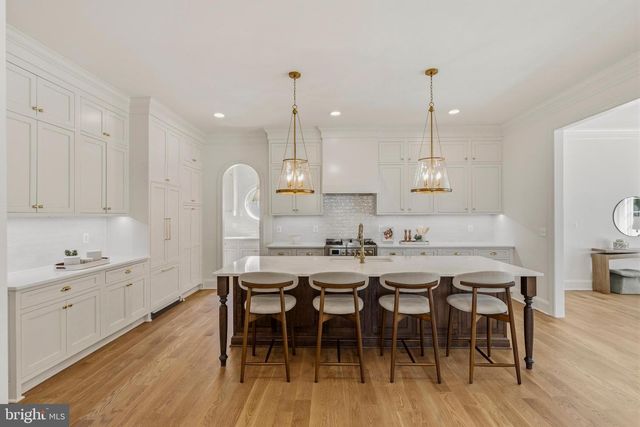 3111 CIRCLE HILL RD, Alexandria, VA 22305