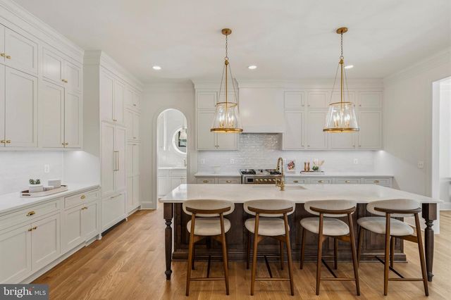 3111 CIRCLE HILL RD, Alexandria, VA 22305
