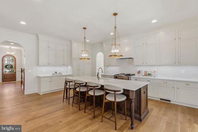 3111 CIRCLE HILL RD, Alexandria, VA 22305