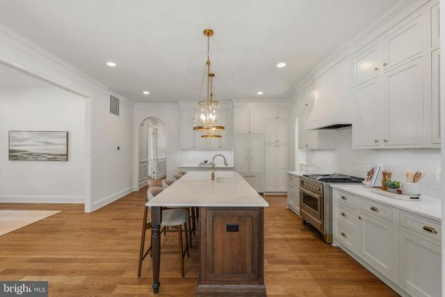 3111 CIRCLE HILL RD, Alexandria, VA 22305