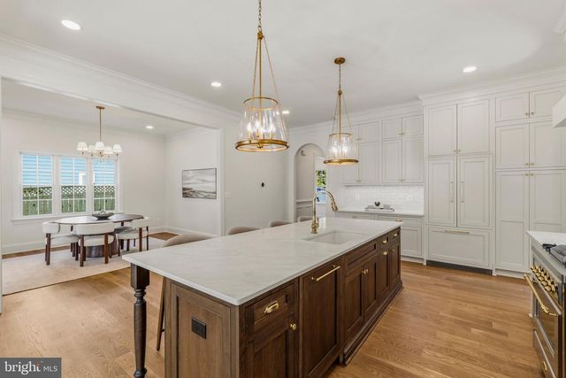 3111 CIRCLE HILL RD, Alexandria, VA 22305