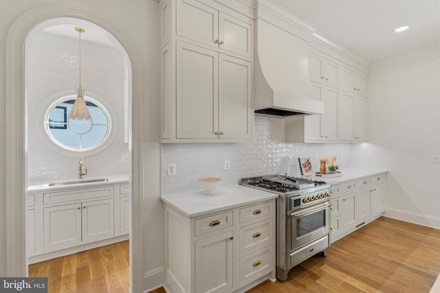 3111 CIRCLE HILL RD, Alexandria, VA 22305