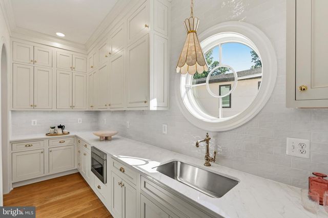 3111 CIRCLE HILL RD, Alexandria, VA 22305