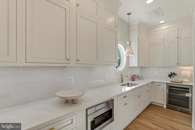 3111 CIRCLE HILL RD, Alexandria, VA 22305