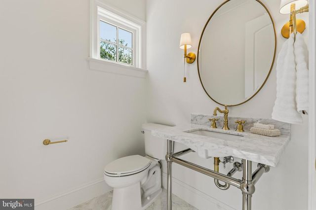 3111 CIRCLE HILL RD, Alexandria, VA 22305