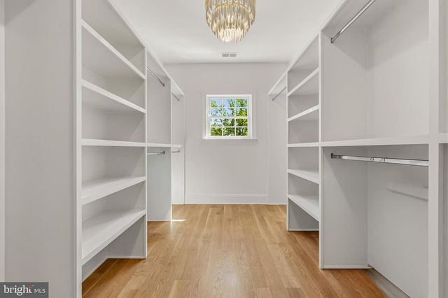 3111 CIRCLE HILL RD, Alexandria, VA 22305