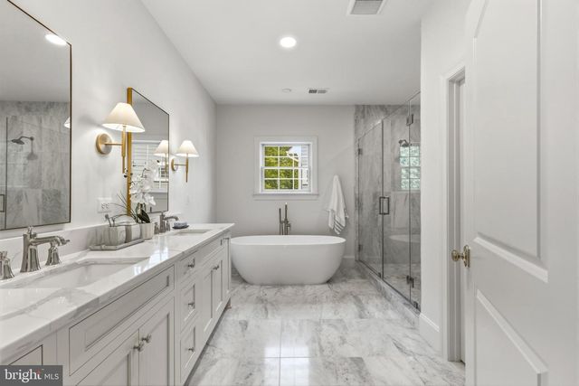3111 CIRCLE HILL RD, Alexandria, VA 22305