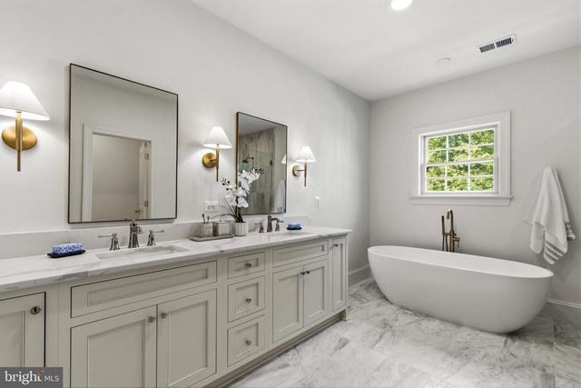 3111 CIRCLE HILL RD, Alexandria, VA 22305