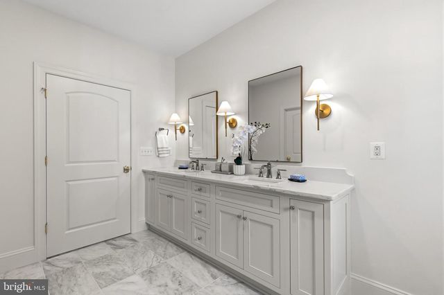 3111 CIRCLE HILL RD, Alexandria, VA 22305