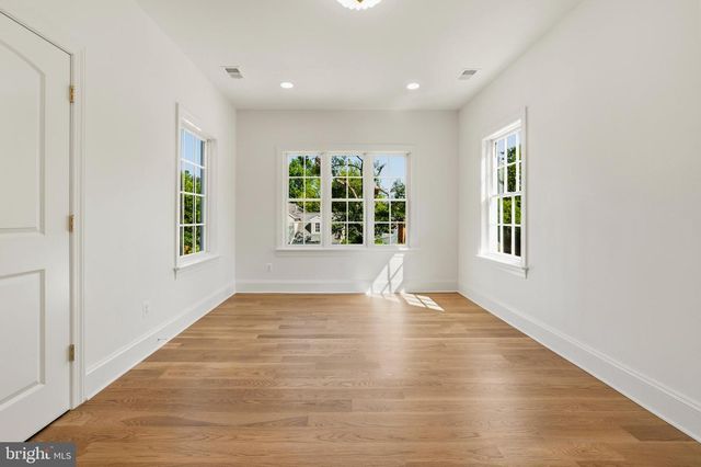 3111 CIRCLE HILL RD, Alexandria, VA 22305