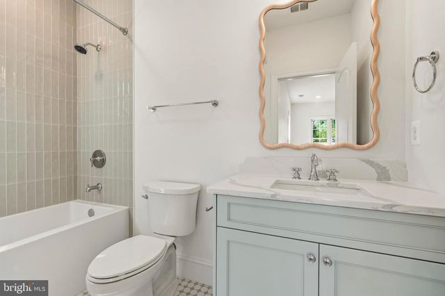 3111 CIRCLE HILL RD, Alexandria, VA 22305