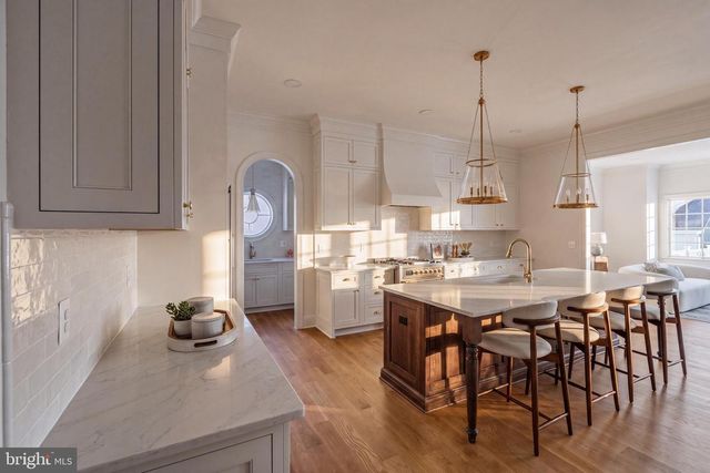 3111 CIRCLE HILL RD, Alexandria, VA 22305