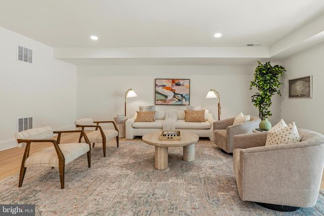3111 CIRCLE HILL RD, Alexandria, VA 22305
