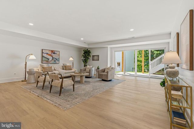 3111 CIRCLE HILL RD, Alexandria, VA 22305