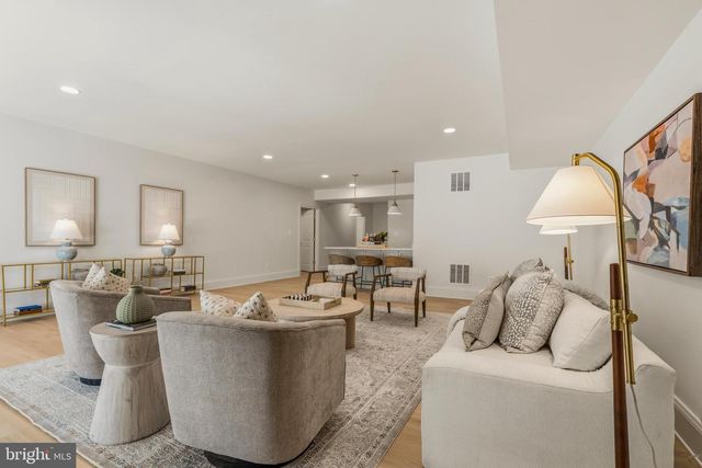 3111 CIRCLE HILL RD, Alexandria, VA 22305