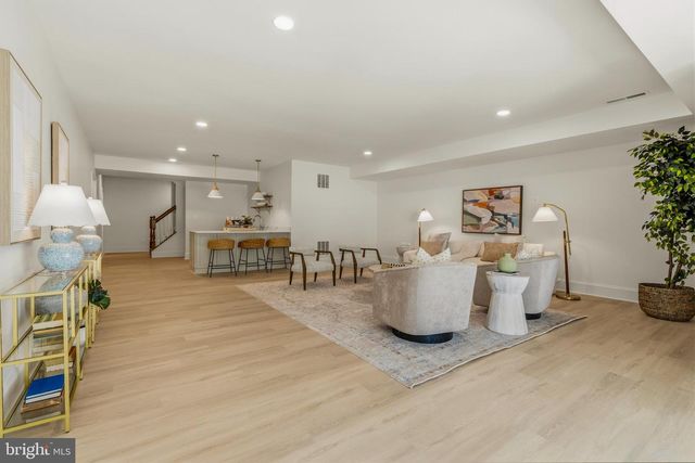 3111 CIRCLE HILL RD, Alexandria, VA 22305