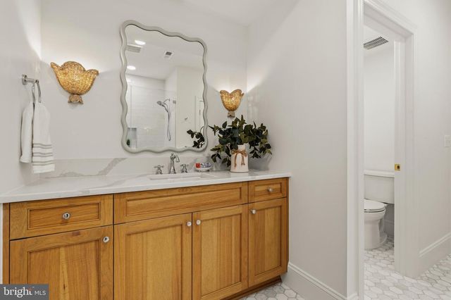 3111 CIRCLE HILL RD, Alexandria, VA 22305