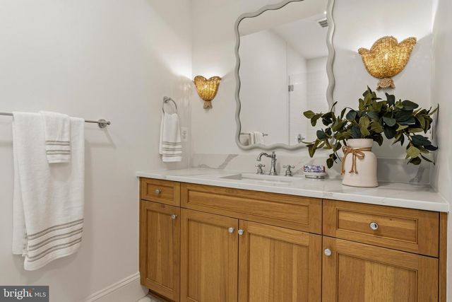 3111 CIRCLE HILL RD, Alexandria, VA 22305