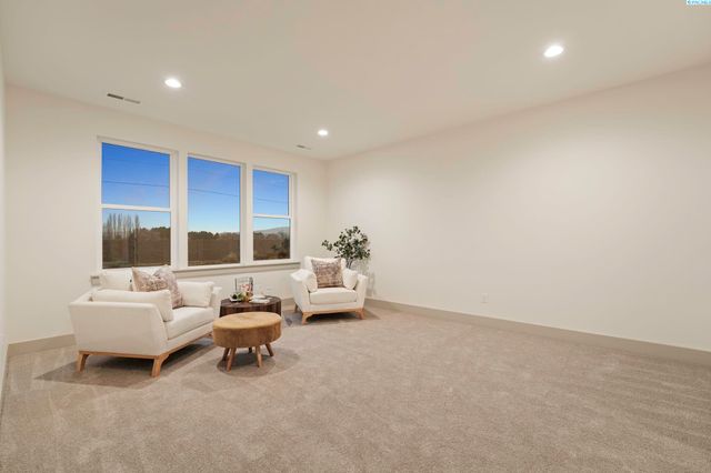 12712 Blackfoot Dr, Pasco, WA 99301