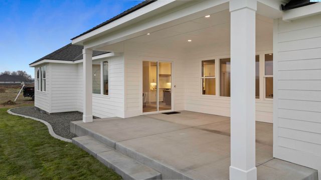 12712 Blackfoot Dr, Pasco, WA 99301