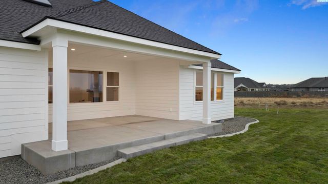 12712 Blackfoot Dr, Pasco, WA 99301