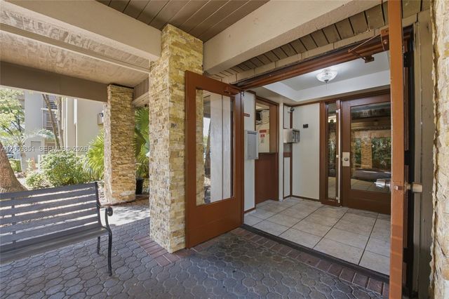 661 NE 195th Street 104, Miami, FL 33179