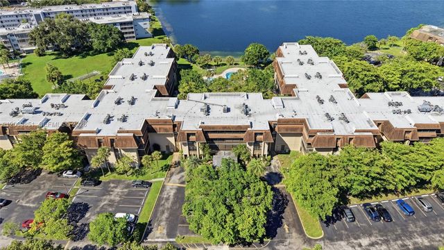 661 NE 195th Street 104, Miami, FL 33179