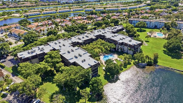 661 NE 195th Street 104, Miami, FL 33179