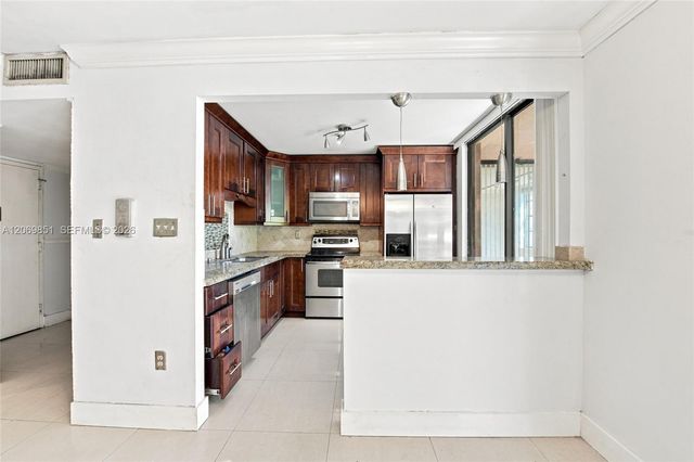 661 NE 195th Street 104, Miami, FL 33179