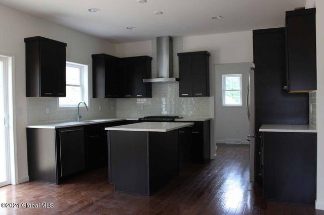 3 Jack Drive, Halfmoon, NY 12118