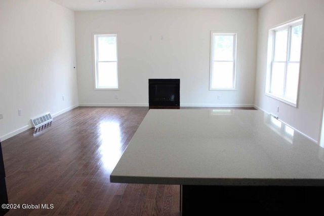 3 Jack Drive, Halfmoon, NY 12118