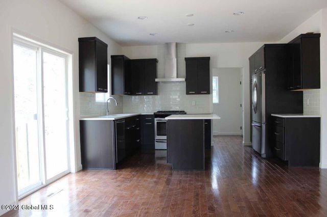 3 Jack Drive, Halfmoon, NY 12118