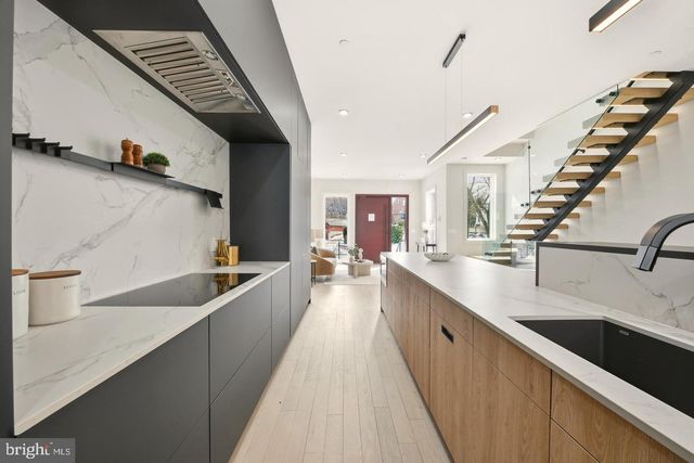 6116 30TH ST NW, Washington, DC 20015