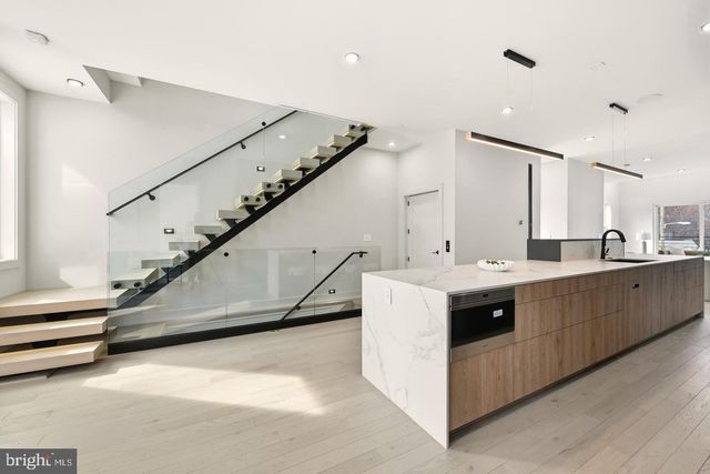 6116 30TH ST NW, Washington, DC 20015