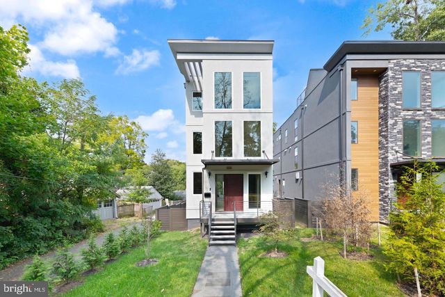 6116 30TH ST NW, Washington, DC 20015
