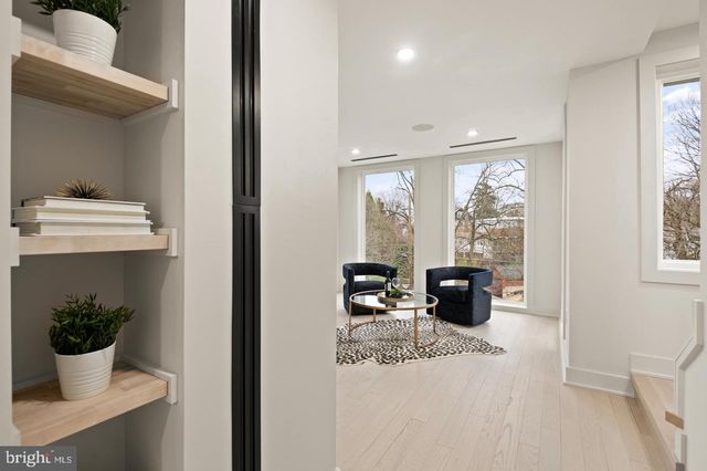 6116 30TH ST NW, Washington, DC 20015