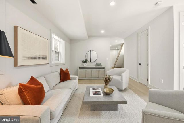 6116 30TH ST NW, Washington, DC 20015