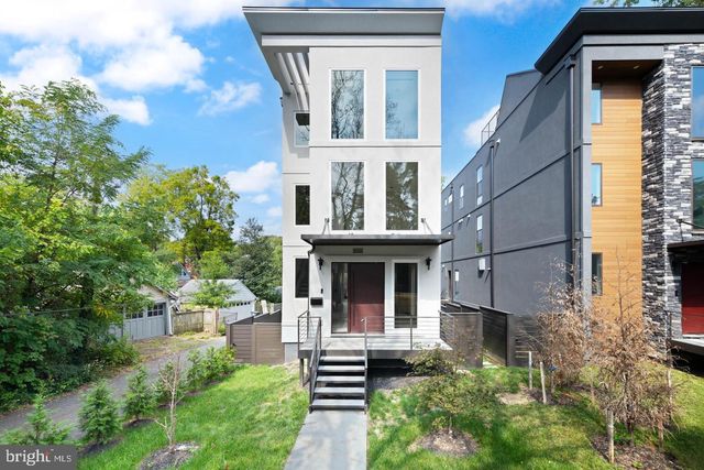 6116 30TH ST NW, Washington, DC 20015