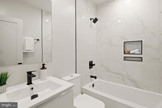 6116 30TH ST NW, Washington, DC 20015
