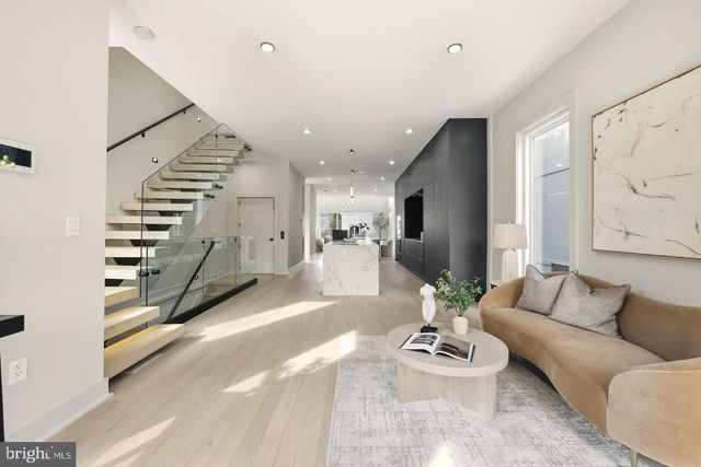 6116 30TH ST NW, Washington, DC 20015