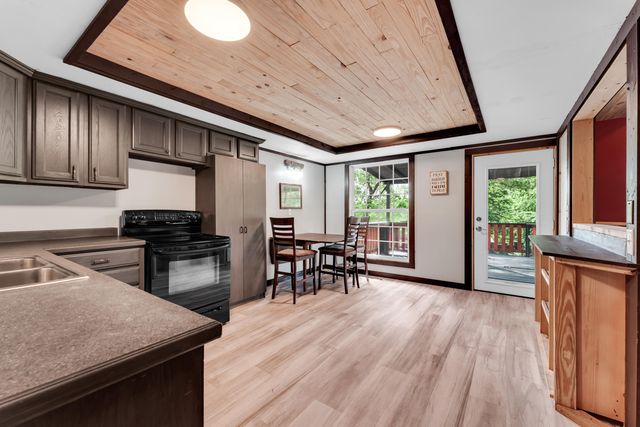 27028 St Johns Wood Lane, Shell Knob, MO 65747