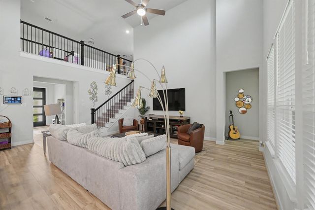 155 Renodes Garden Lane, Tomball, TX 77375