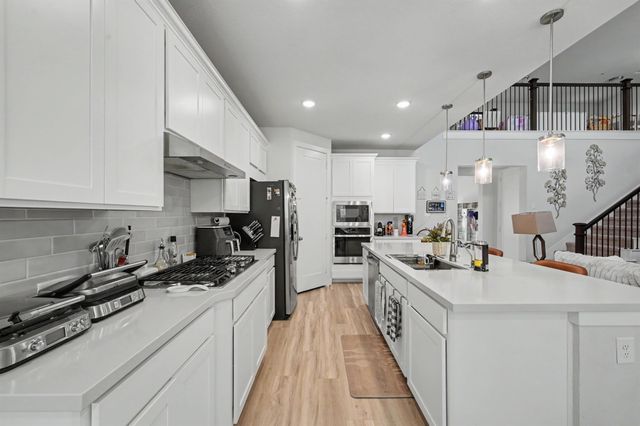 155 Renodes Garden Lane, Tomball, TX 77375