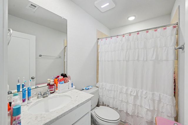 155 Renodes Garden Lane, Tomball, TX 77375